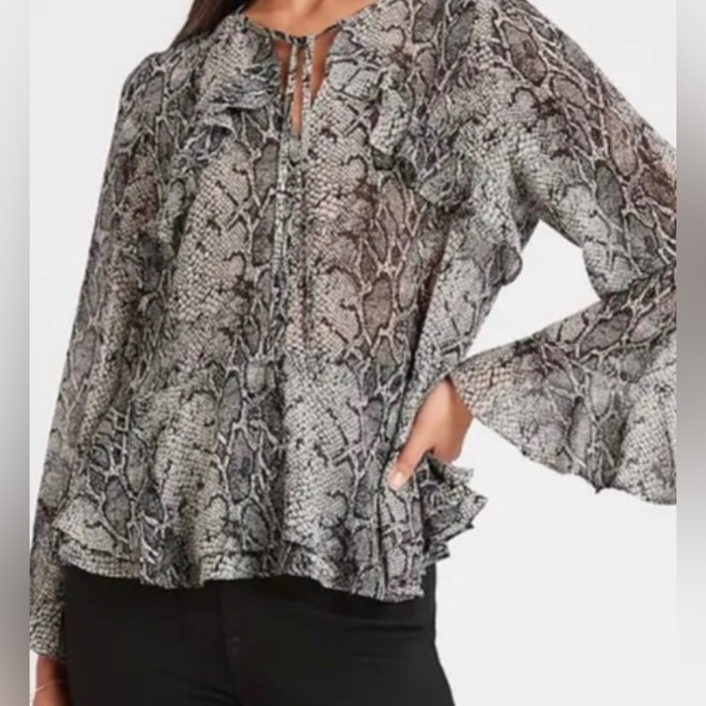 NWT Banana Republic Women’s Snake Print Ruffle Bell Sleeve Blouse SZ SP 🖤